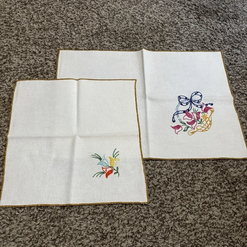 Set Of Six, Vintage Embroidered Napkins 3, Placemats 3 Floral Baskets